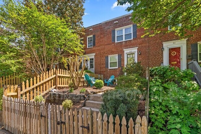 Building Photo - 303 Mt Vernon Ave