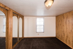 Building Photo - 607 S 11th St