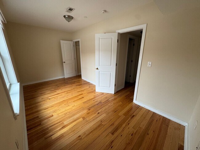 Building Photo - 4442 Cresson St