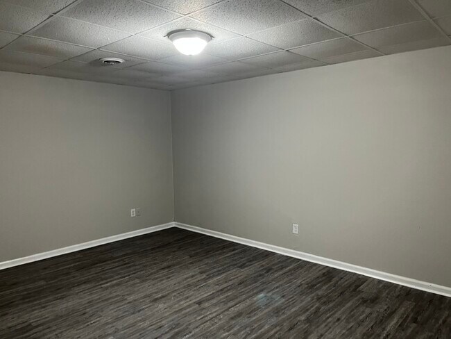 Building Photo - Large Apartment in Albemarle, NC