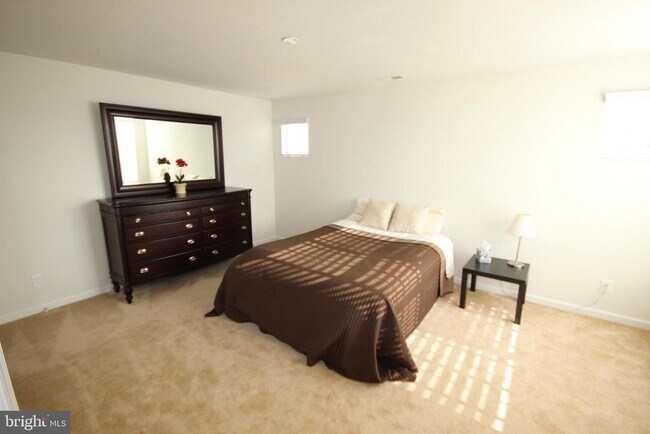 Building Photo - 299 N Caldwell Cir