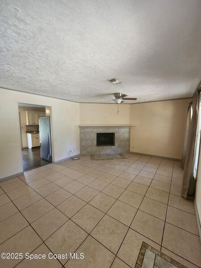 Building Photo - 1412 Sunland Rd