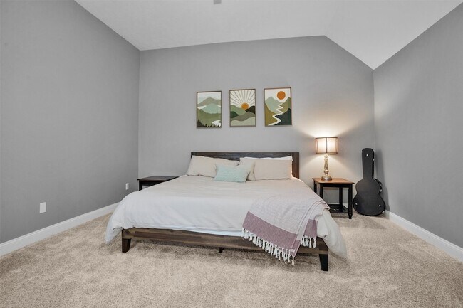 Building Photo - 3006 E Lake Falls Cir