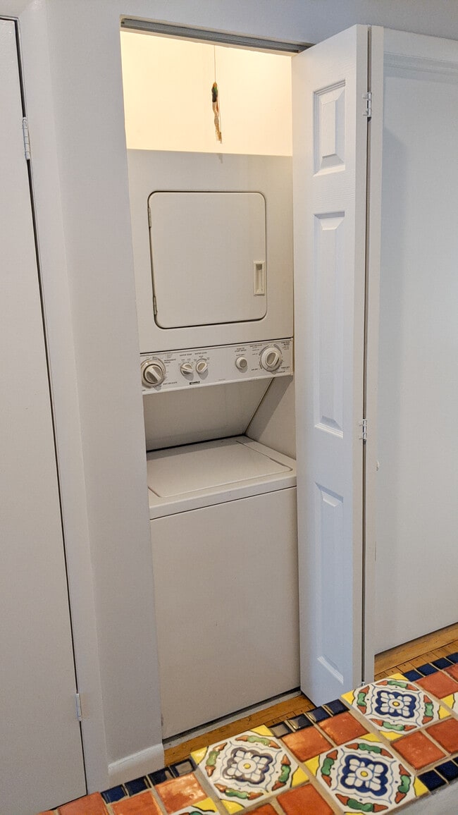 Building Photo - 1017 N 4th St