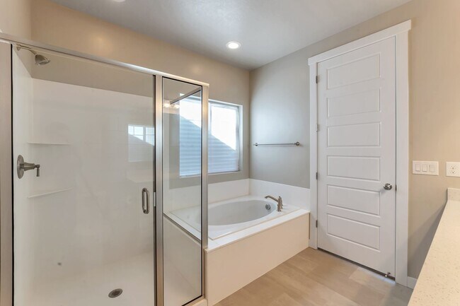Building Photo - LEHI HOUSE W ATTACHED 2 CAR, LANDSCAPING &...