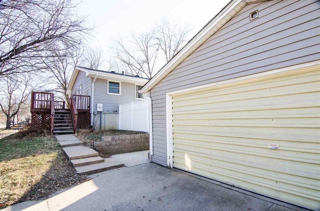 Building Photo - 1003 Olive St