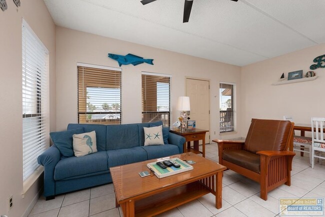 Primary Photo - 125 E Retama St