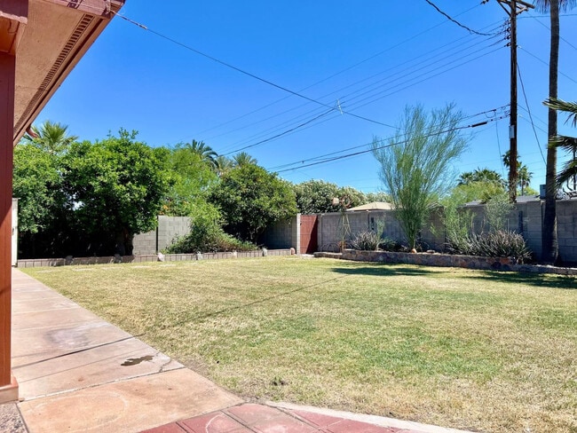 Building Photo - 6607 E Sheridan St