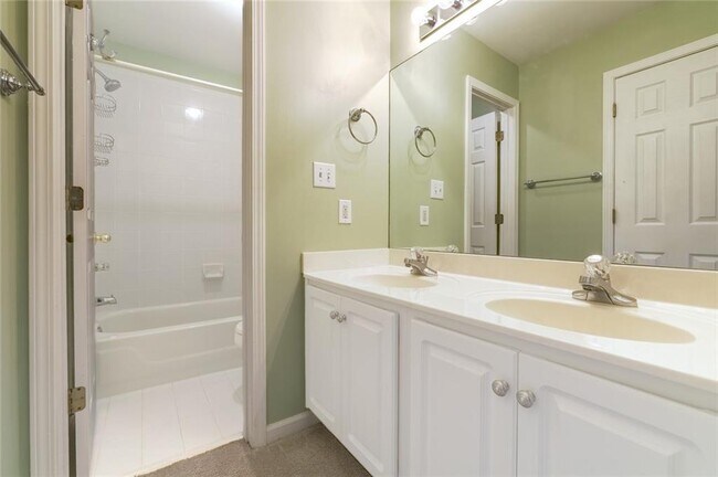 Building Photo - 1167 Druid Walk