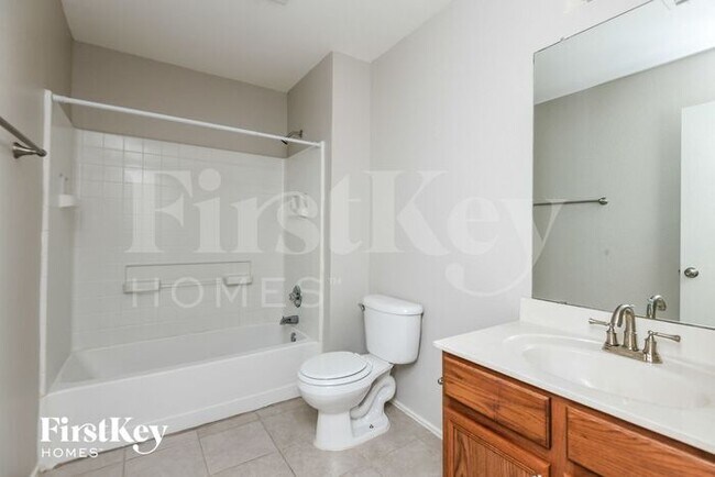 Building Photo - 324 Bob White Dr