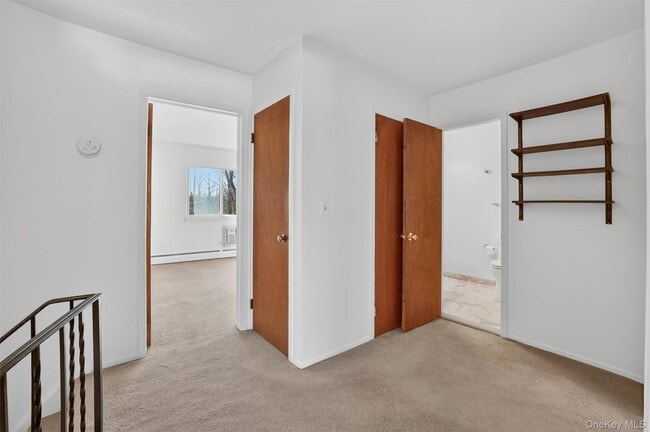 Building Photo - 126 Coachlight Square