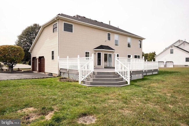 Building Photo - 27 Samantha Dr