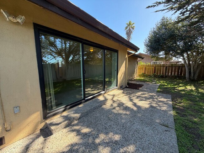 Building Photo - Lovely home in Marina available March 16, 2026!