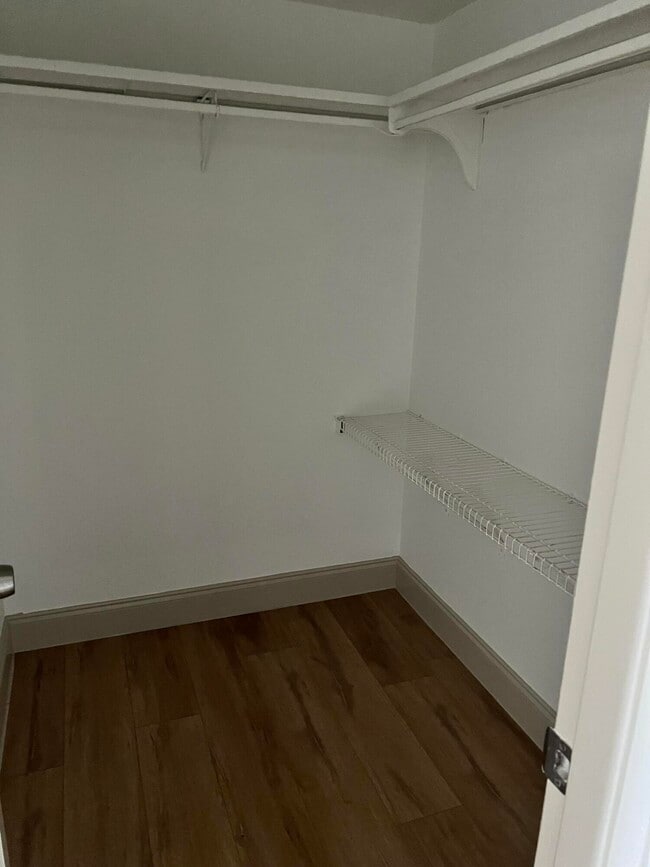 Building Photo - 644 NW 13th St