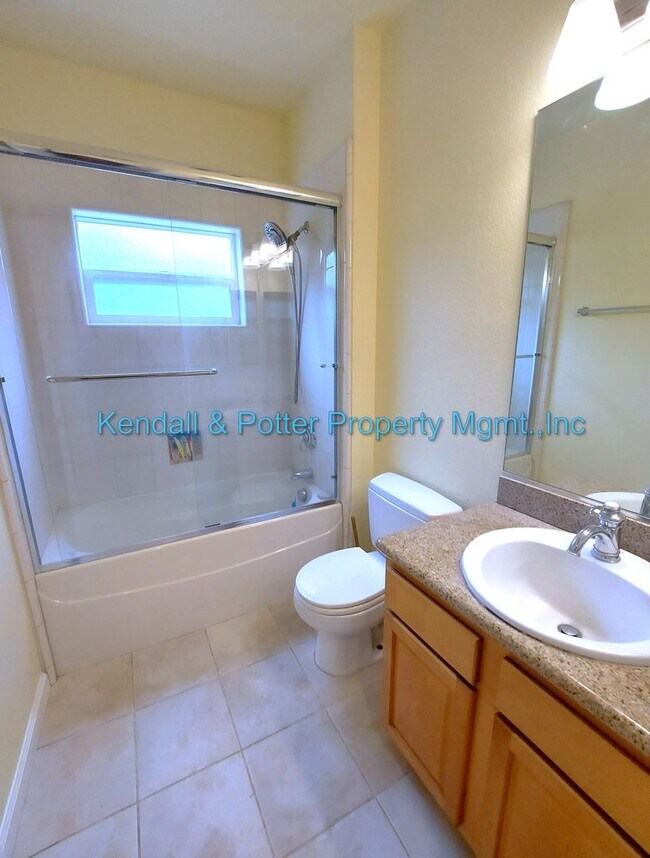 Building Photo - Spacious Ground-Floor 3BD/2BA Condo in Prime Scotts Valley Location