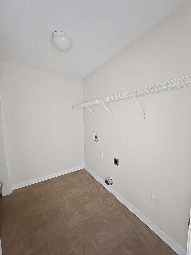 Building Photo - 403 Valdez Ct