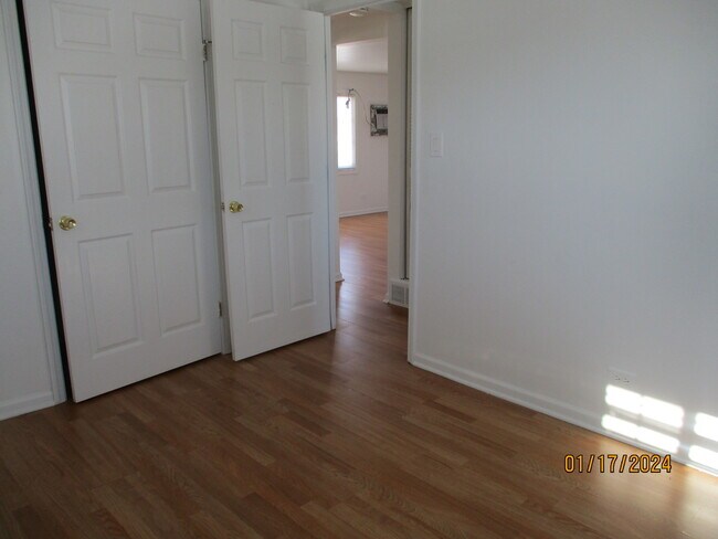 Building Photo - 8721 S Keeler Ave