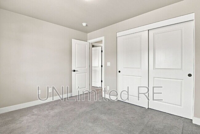 Building Photo - 12249 Curtis Ct