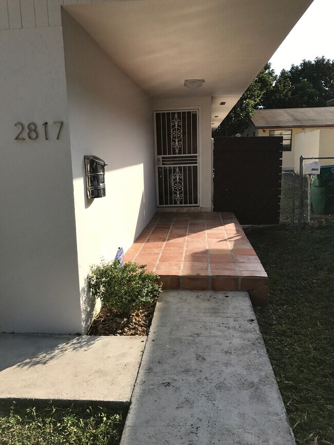 Primary Photo - 2817 SW 37th Ct