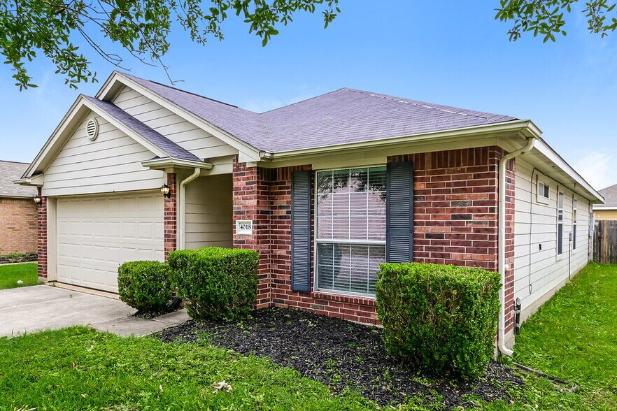 Building Photo - 4018 Falvel Shadow Creek Dr