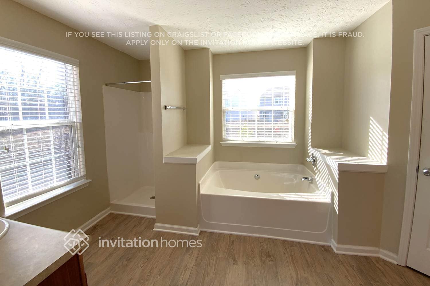 Building Photo - 937 Parkside Pl Ave