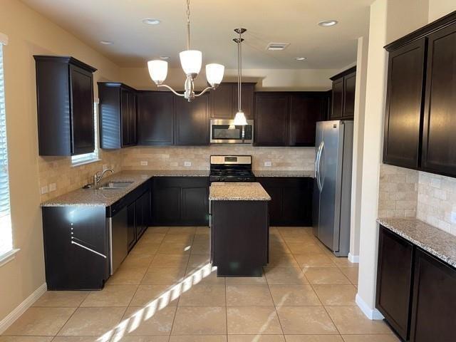 Building Photo - 529 Flag Ln