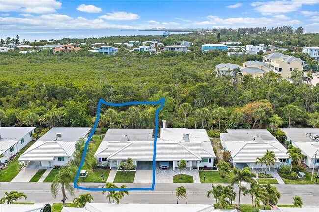 Building Photo - 730 Spanish Dr S
