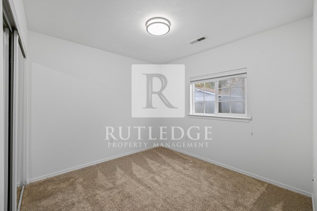 Building Photo - 176 Mallory Ln