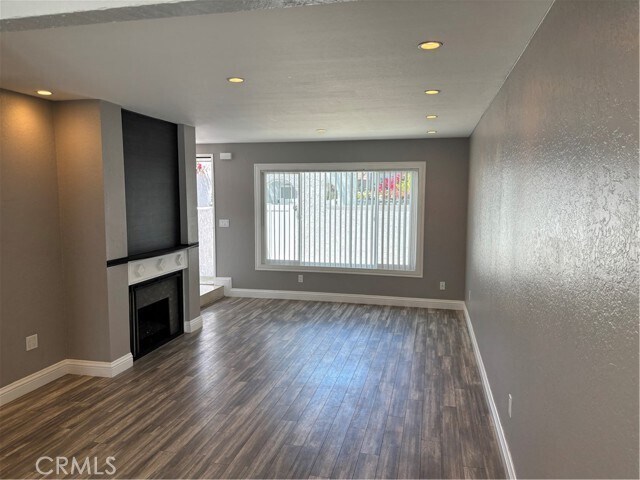 Building Photo - 4681 Twintree Dr