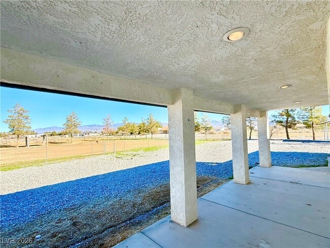 Building Photo - 1230 W Iguana St