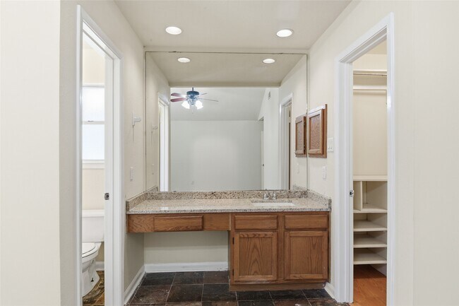 Building Photo - 4922 Temple Bell Dr