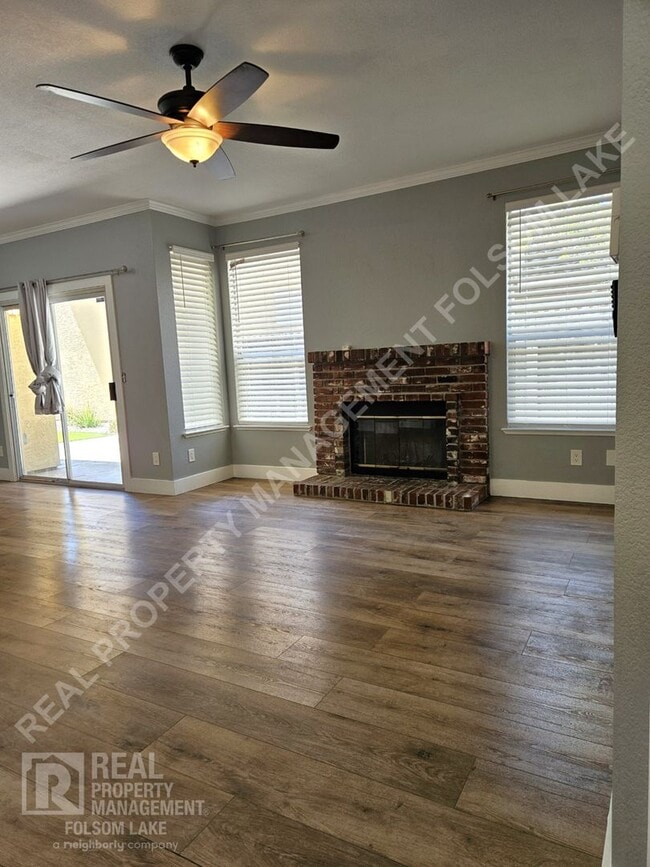 Building Photo - Well Maintained Folsom Home with RV Parkin...