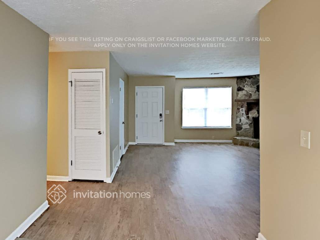 Building Photo - 2463 Mistletoe Ln SW