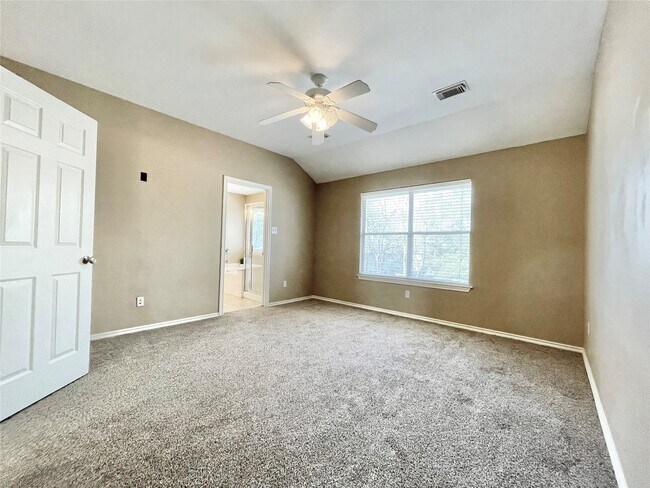 Building Photo - 19 Blue Creek Pl