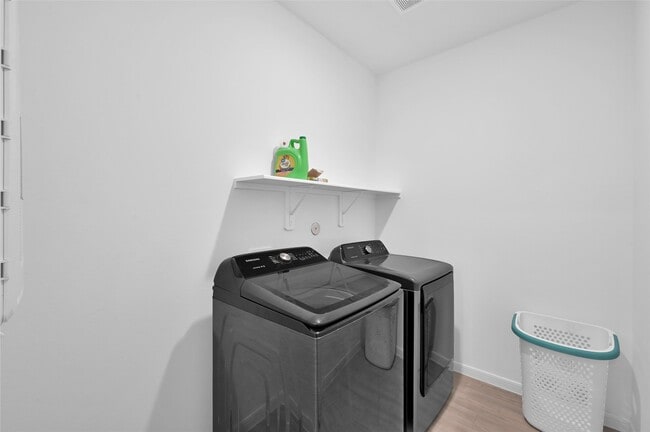 Building Photo - 10917 Fly Catcher Dr