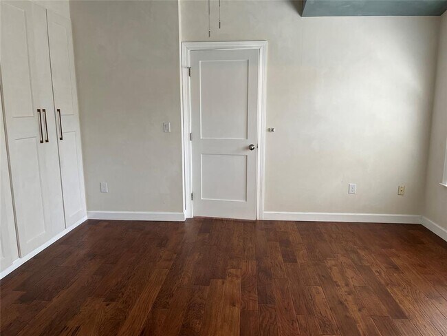 Building Photo - 8303 Burrell Dr