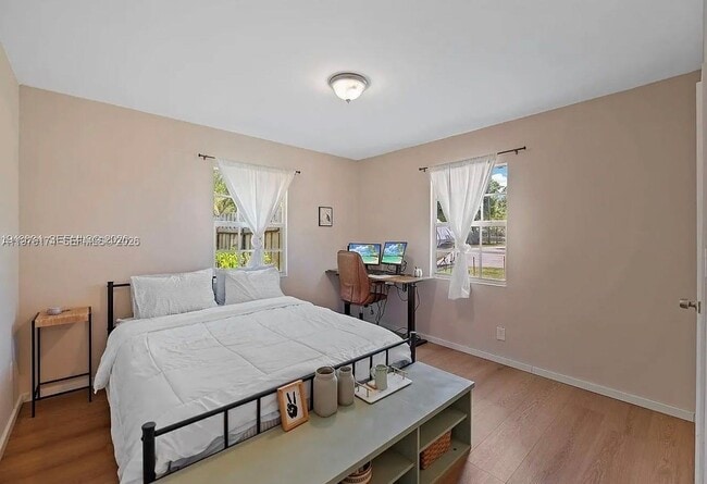 Building Photo - 1480 SW 26th Ave