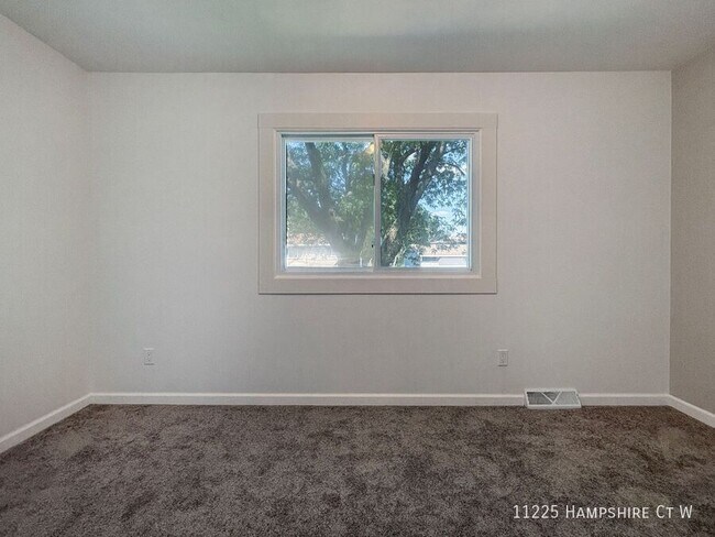 Building Photo - 11225 Hampshire Ct W