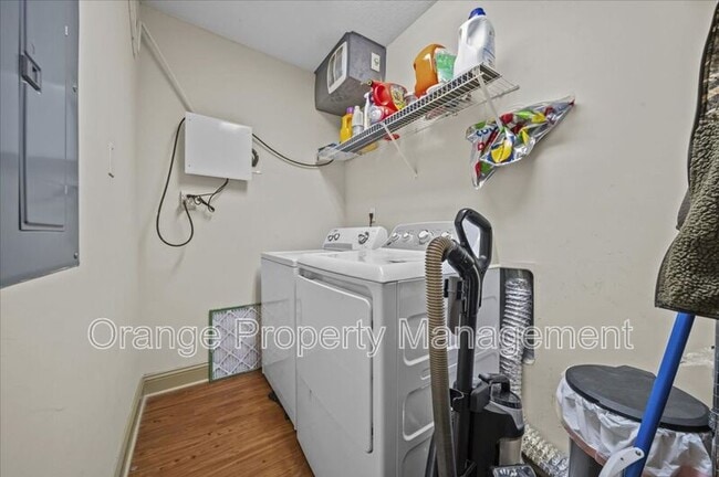 Building Photo - 1613 Muscovy Wy