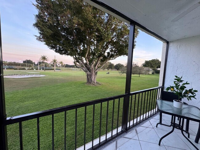 Building Photo - 9200 N Hollybrook Lake Dr