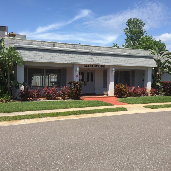 Building Photo - 1301 Cara Dr