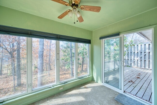 Building Photo - MOVE-IN SPECIAL- $300 OFF FIRST MONTH'S RENT!