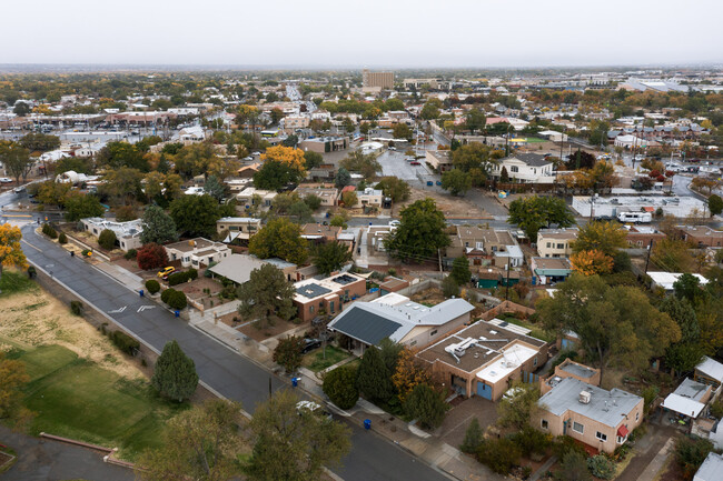 Building Photo - 2018 Alhambra Ave SW