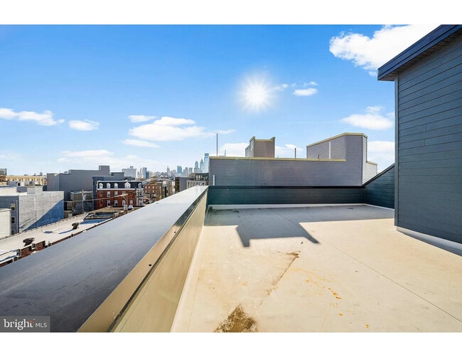 Building Photo - 1800 W Girard Ave