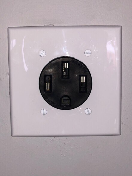 Building Photo - 1928 Harold St