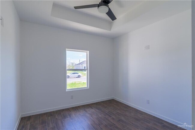 Building Photo - 14 N Sugar Bear Dr
