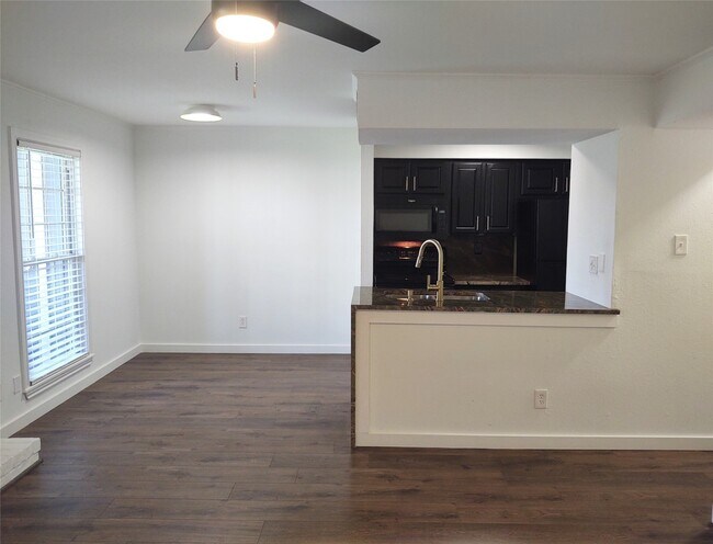 Building Photo - 18519 Egret Bay Blvd