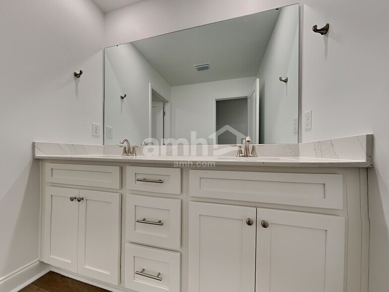 Building Photo - 168 Portside Pk Dr