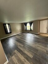 Building Photo - 165 Boncroft Dr
