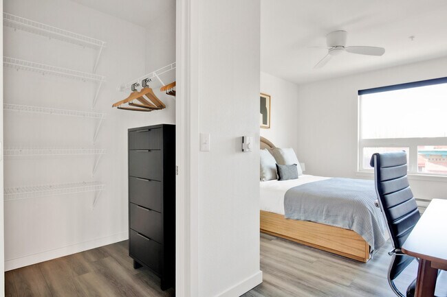 Building Photo - 1530 Belmont Ave